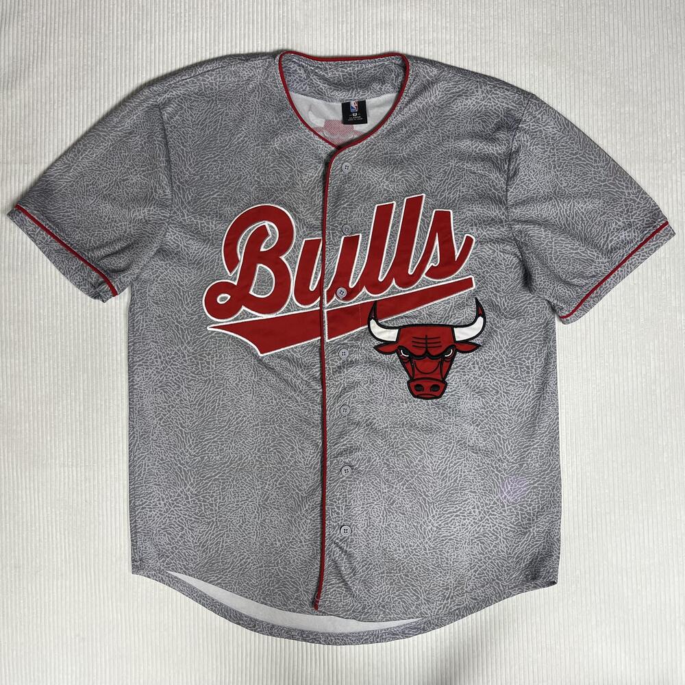 Chicago Bulls Jersey Mens XL Gray NBA Basketball 66 All Over Print Button Front